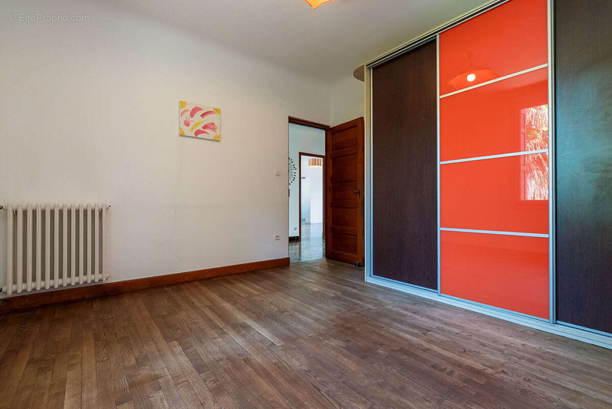 CARCASSONNE - PASTEUR Villa T9 272m² (207m² hab.) avec guest house, piscine, jardin, garage, et pool house - photo 12