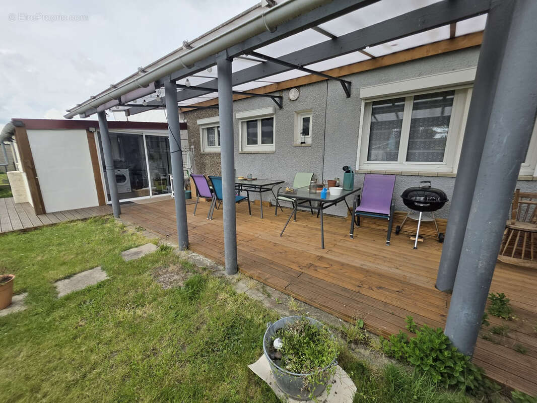 Maison à COURRIERES