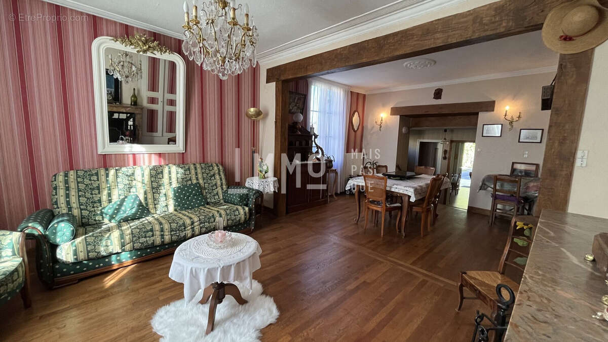 Maison à BESSE-SUR-BRAYE