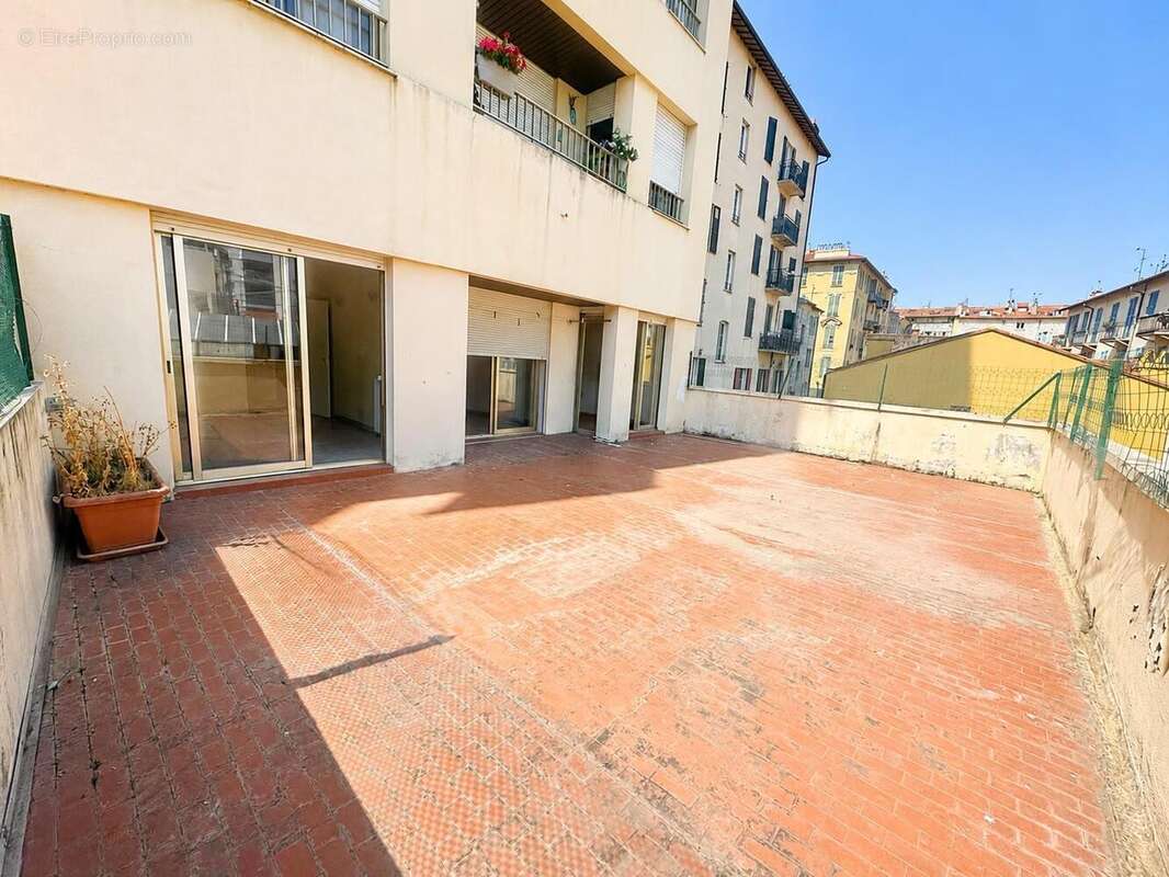   - Appartement à NICE