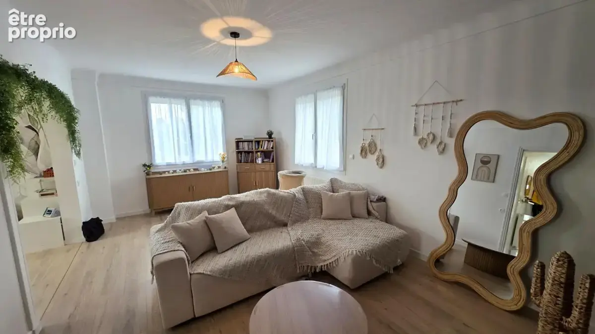 Maison en pierre entièrement rénovée, 173,30 m², six chambres, garage et jardin clos de 994 m² · Rostrenen (22) - photo 6