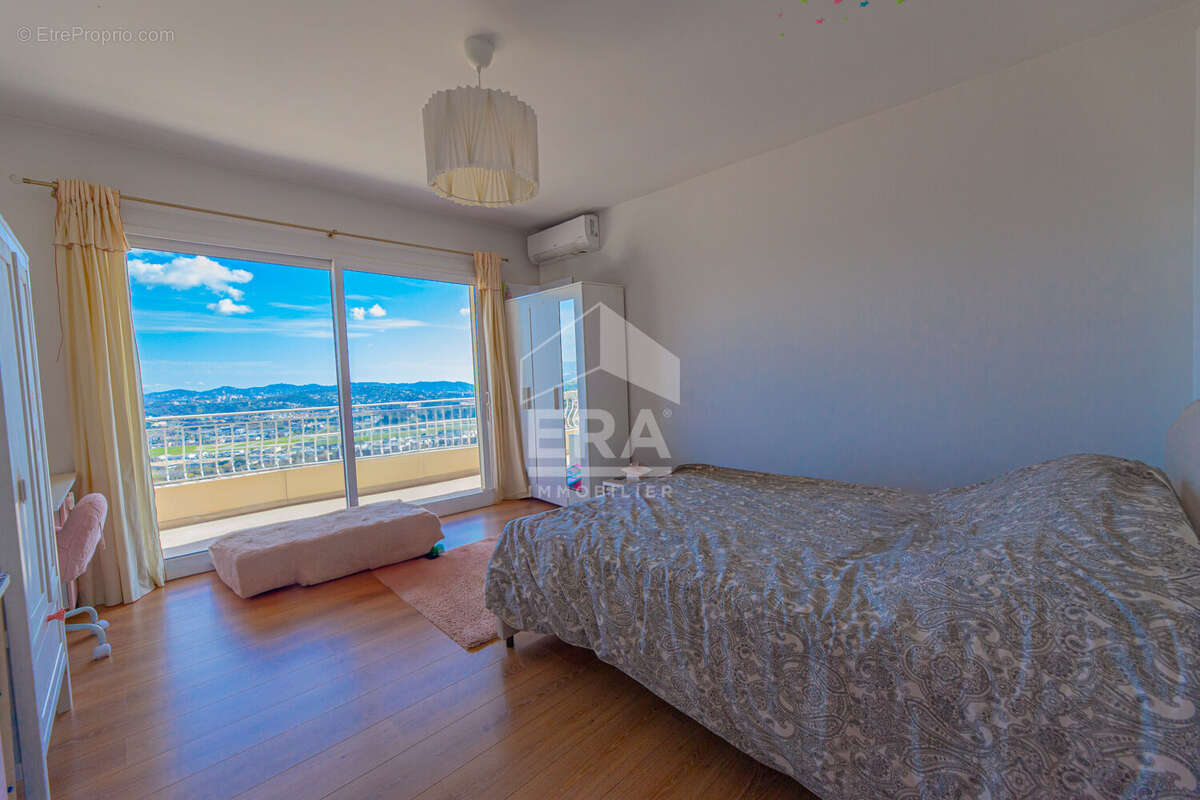 Maison à MANDELIEU-LA-NAPOULE