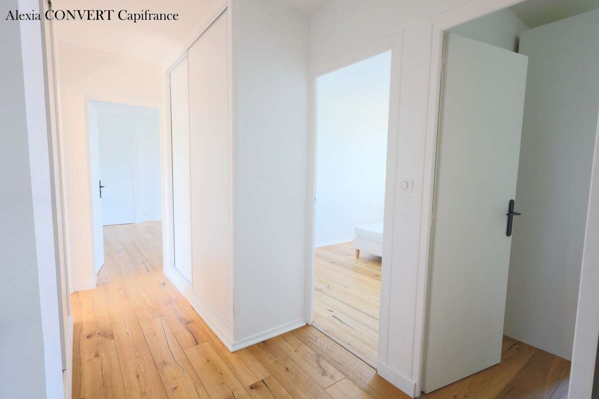 Appartement d'exception 99m² avec garage vue panoramique à SAINT LAURENT SUR SAONE (01) - photo 7