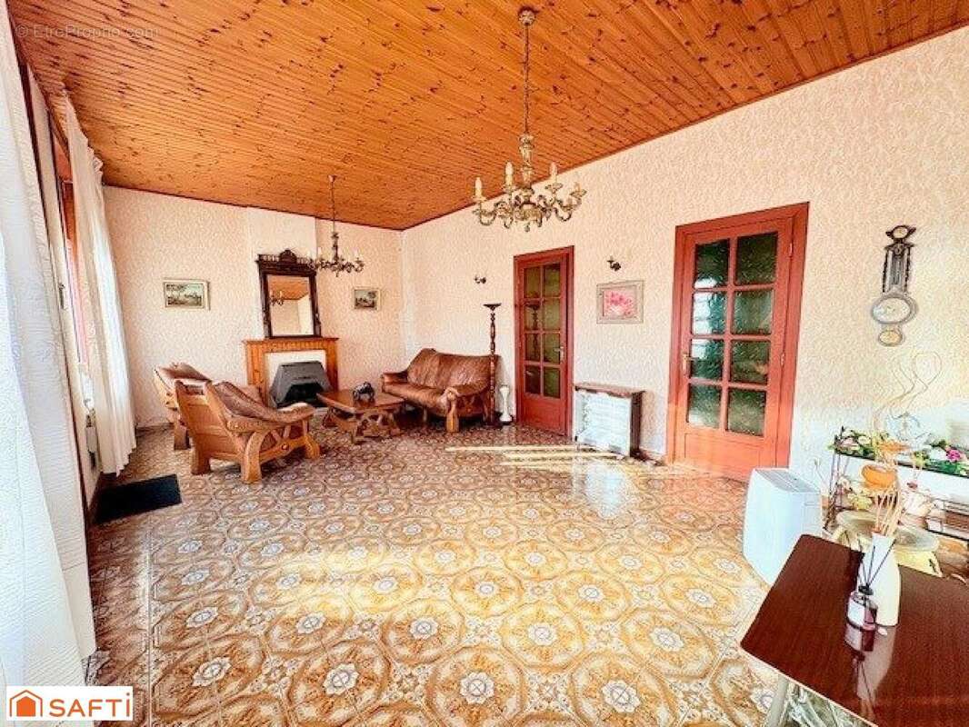 Photo 2 - Maison à QUIEVRECHAIN