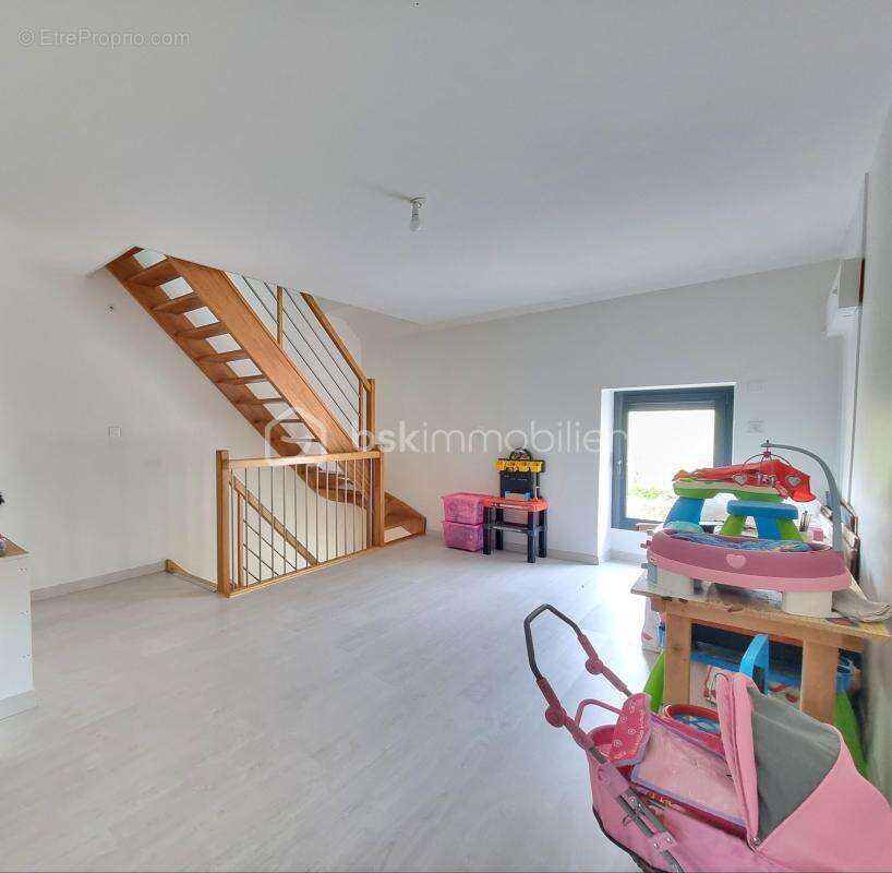 Maison à VERNEUIL-L'ETANG