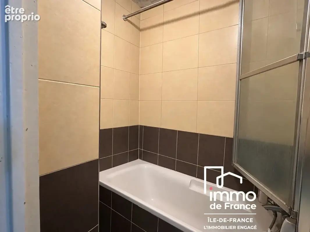 Appartement Aubervilliers 4 pièce(s) 74.64m2 - photo 7