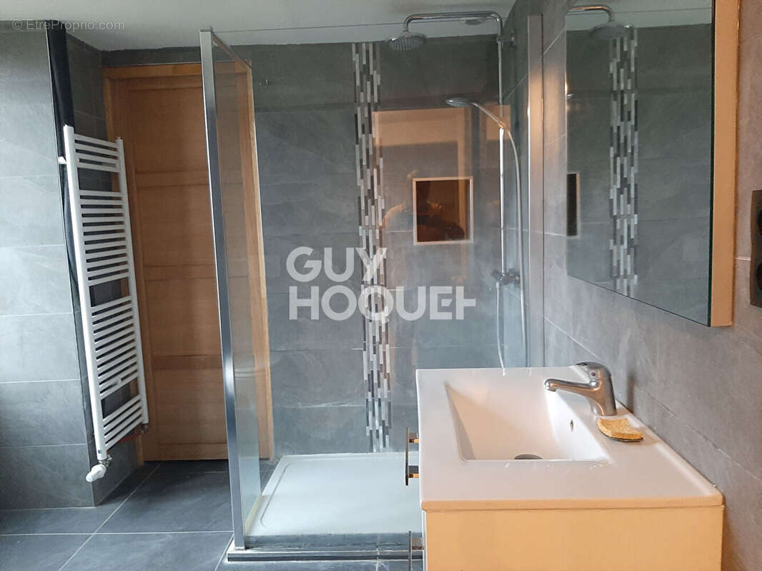 Maison à EGUILLY