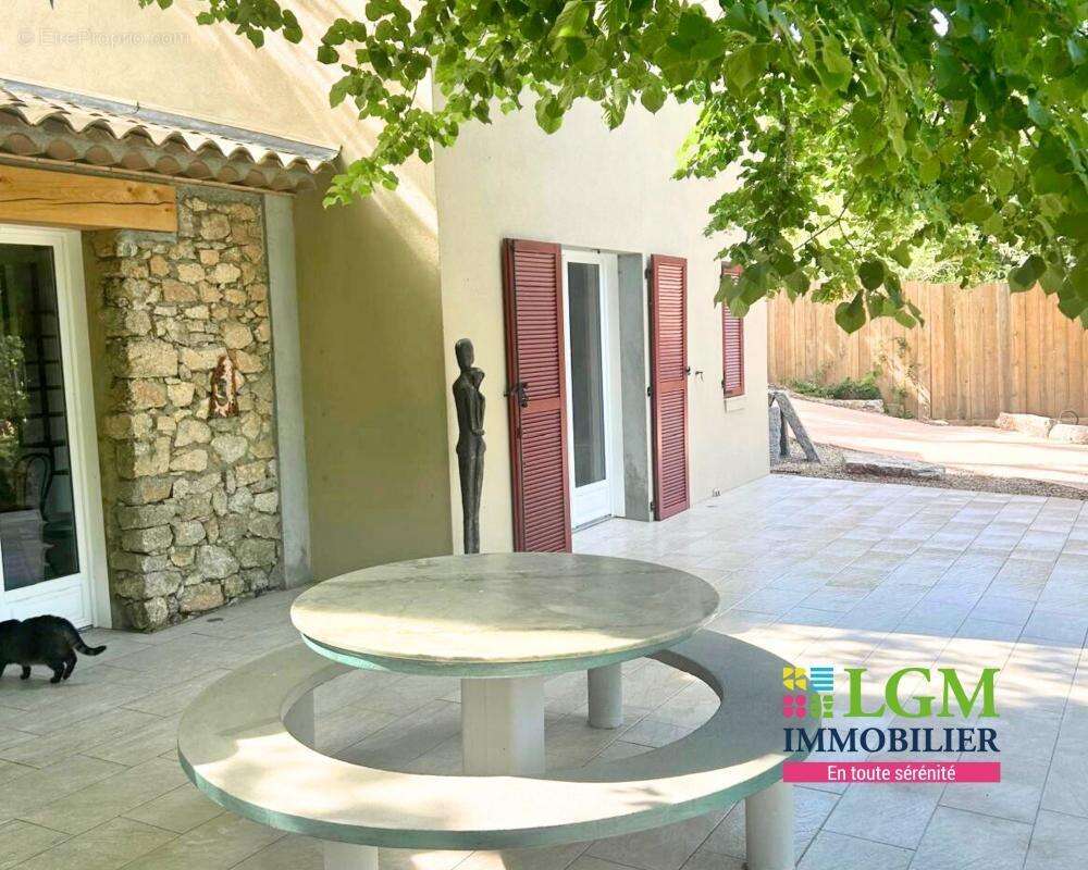 Maison à PLAN-DE-LA-TOUR