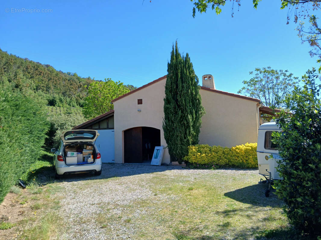 Maison à REYNES