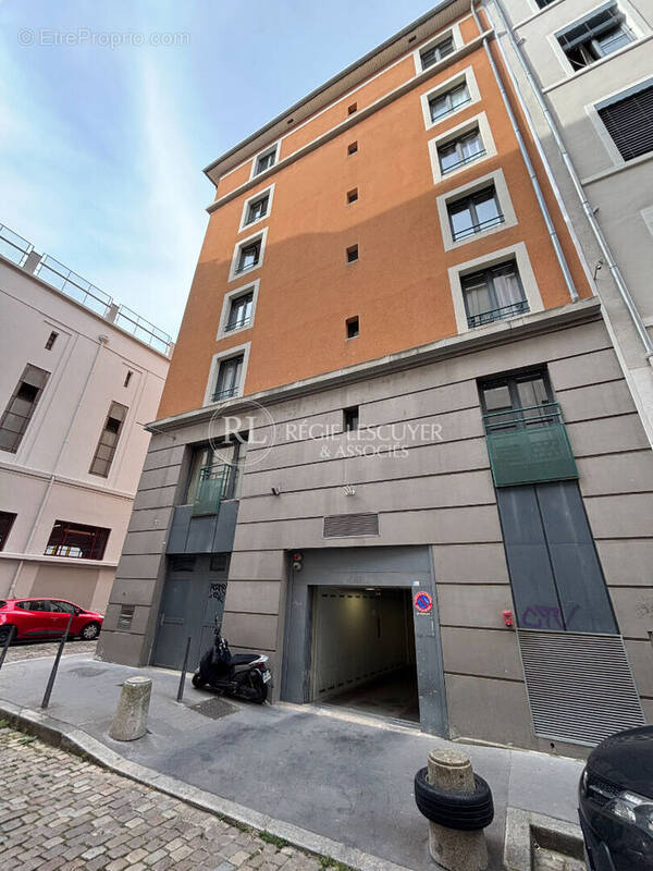 Parking à LYON-2E