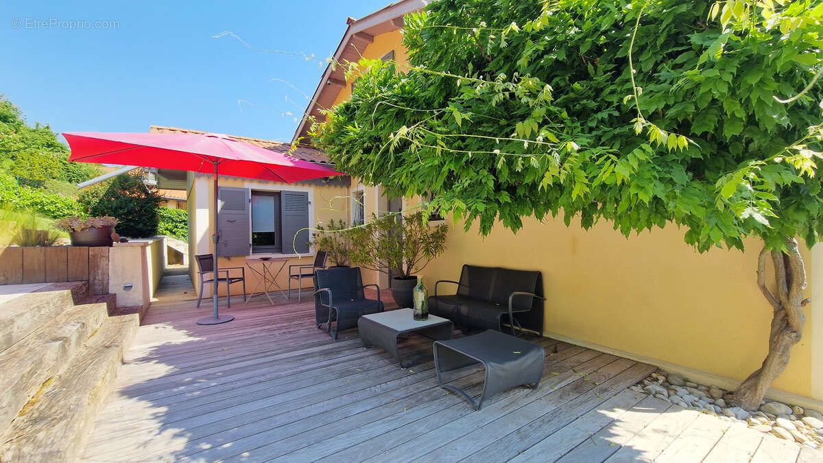 Maison à COUZON-AU-MONT-D&#039;OR