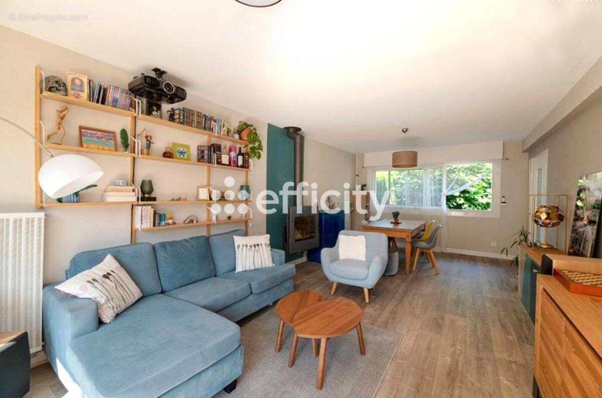 Maison à VERRIERES-LE-BUISSON