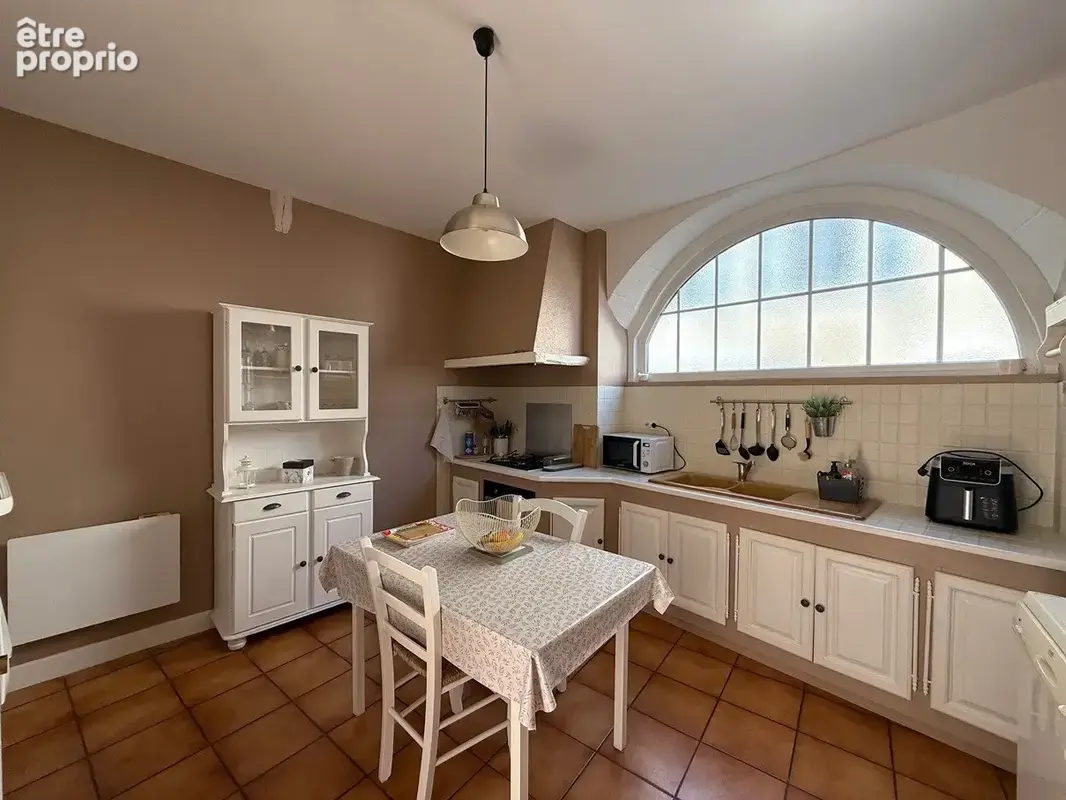 Maison 9 pièces 140 m² à vendre à Issoudun (36100) - photo 3