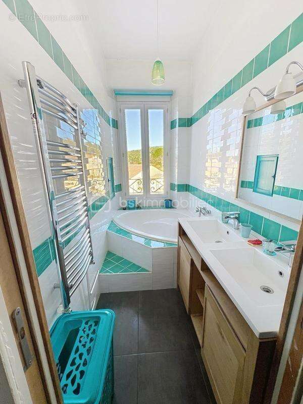 Authentique mas en pierre de 150 m² avec dépendances et cour privée - photo 10