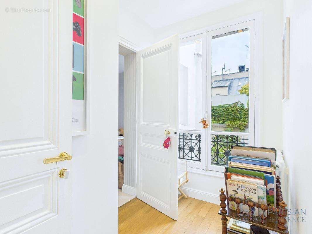 Appartement à PARIS-6E