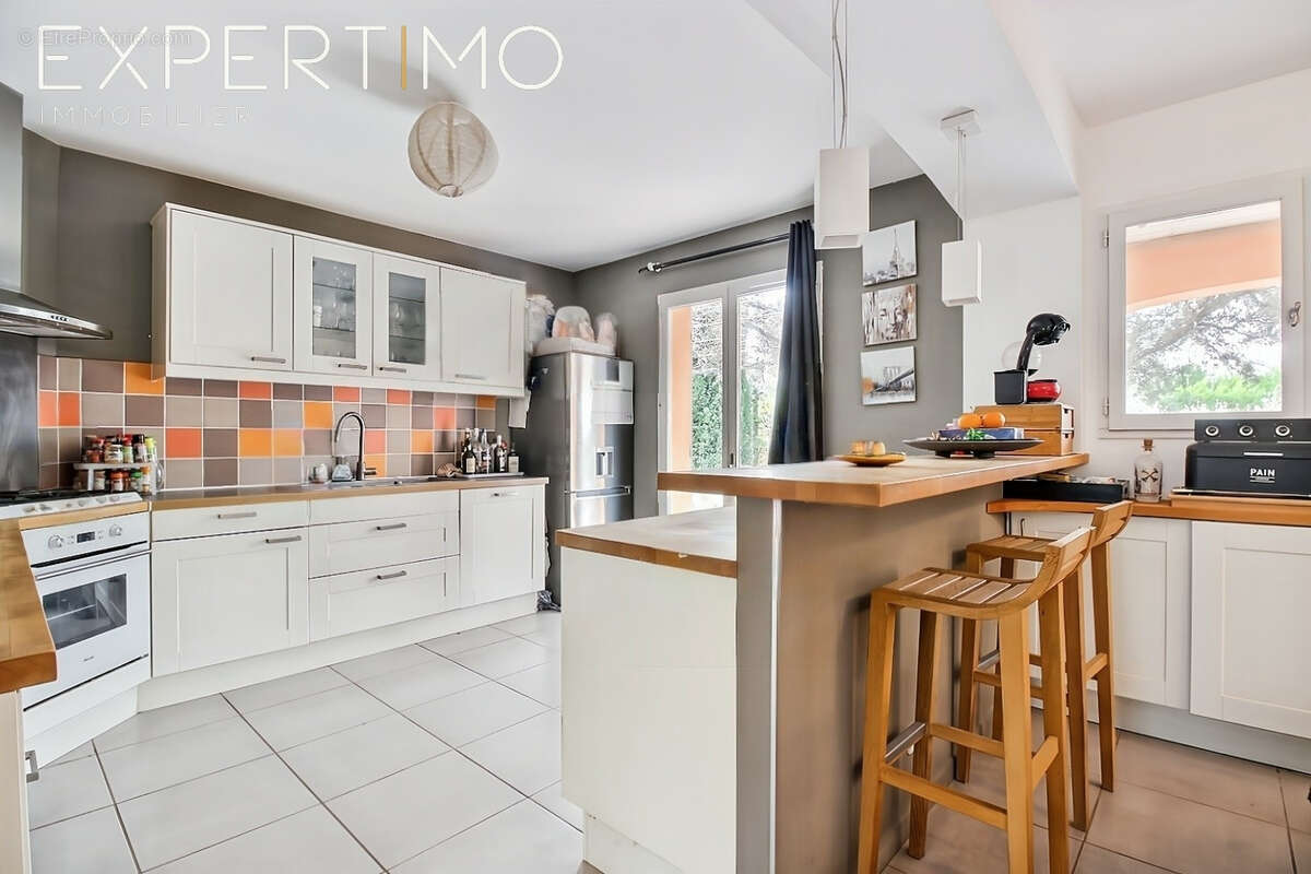 Pourrières : Maison T5 de Plain-Pied avec Piscine et Grand Jardin au Calme - photo 11
