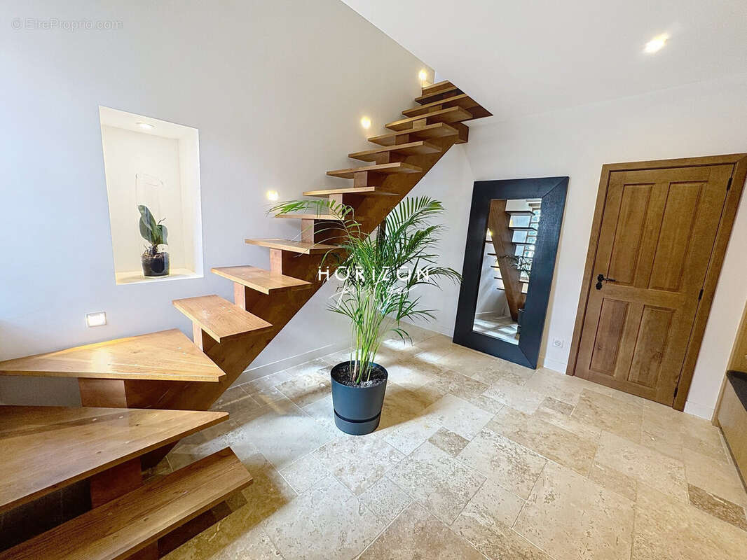 Maison à CHARNAY-LES-MACON