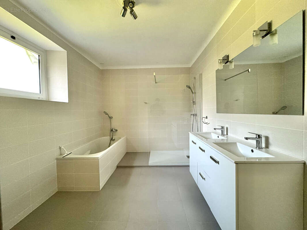 Maison 190 m² à Aressy  - photo 4
