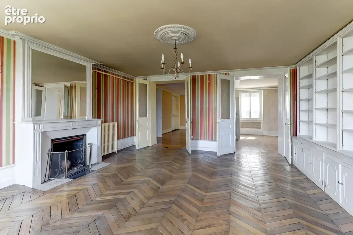 Grand appartement dans immeuble Ancien situé sur le plateau central avec charme - photo 13