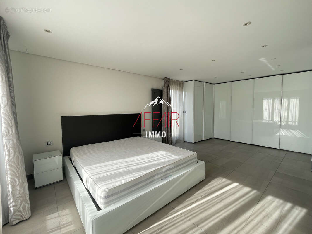 Appartement à COLLONGES-SOUS-SALEVE