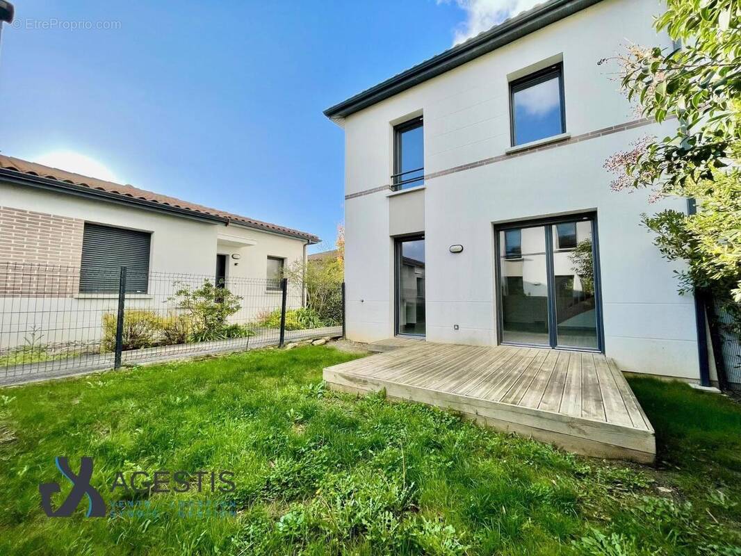   - Maison à MONDONVILLE