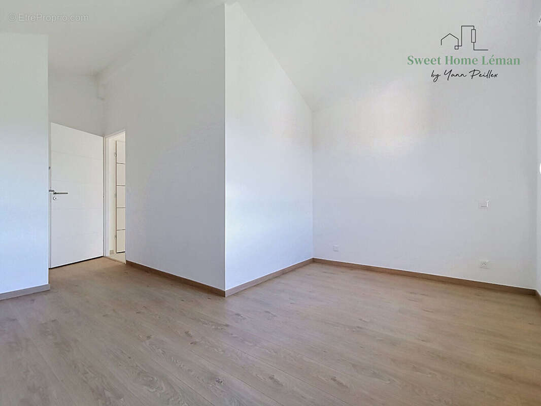 Appartement à BRENTHONNE