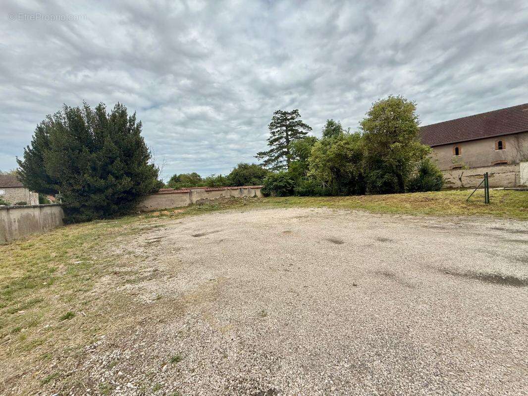 Terrain à LONGECOURT-EN-PLAINE