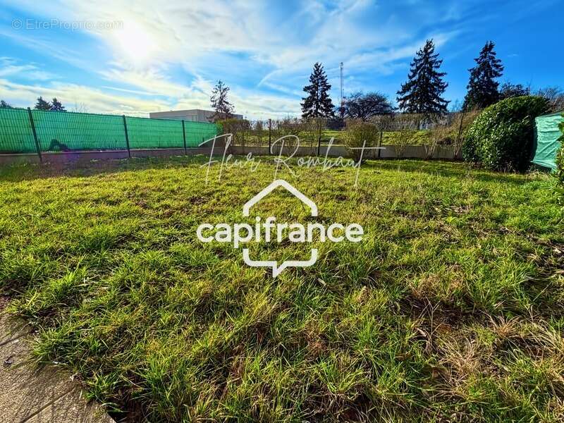 Appartement à LE MESNIL-SAINT-DENIS