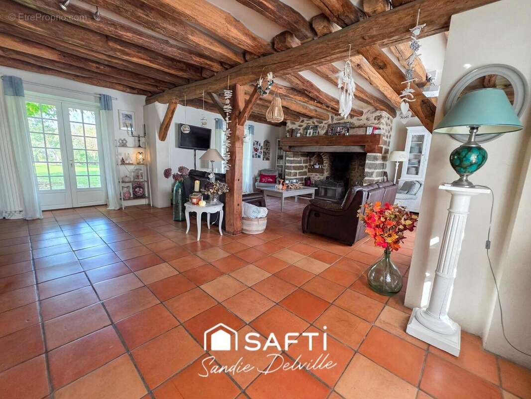 Photo 5 - Maison à COUTEVROULT