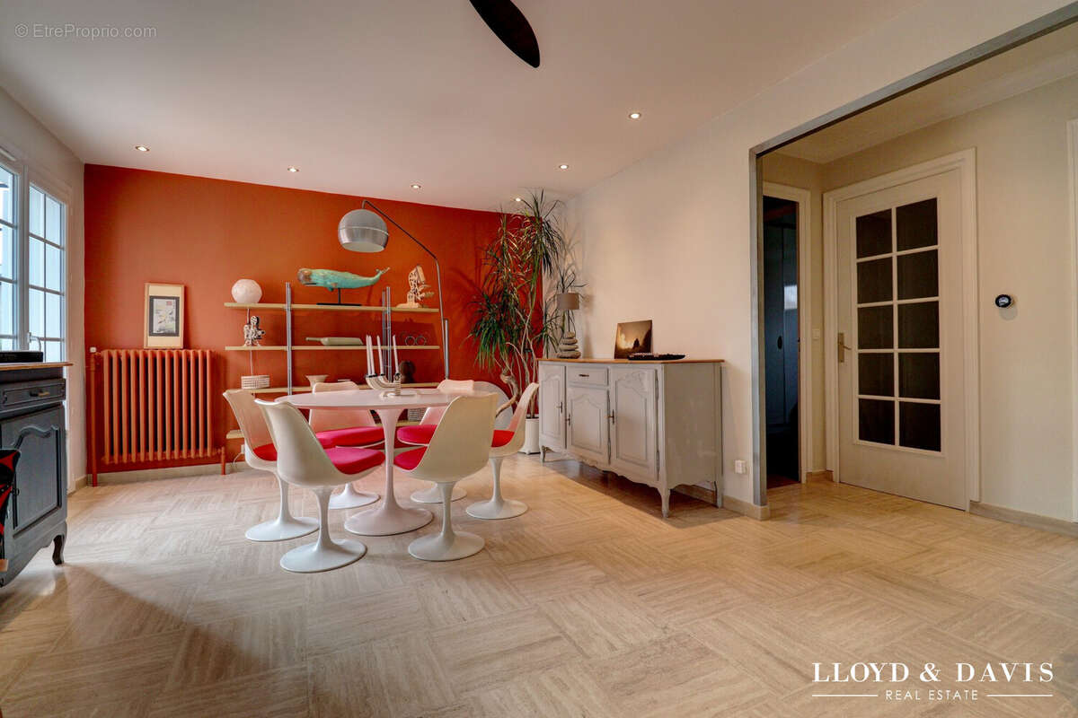 Maison à SAINT-BONNET-DE-MURE