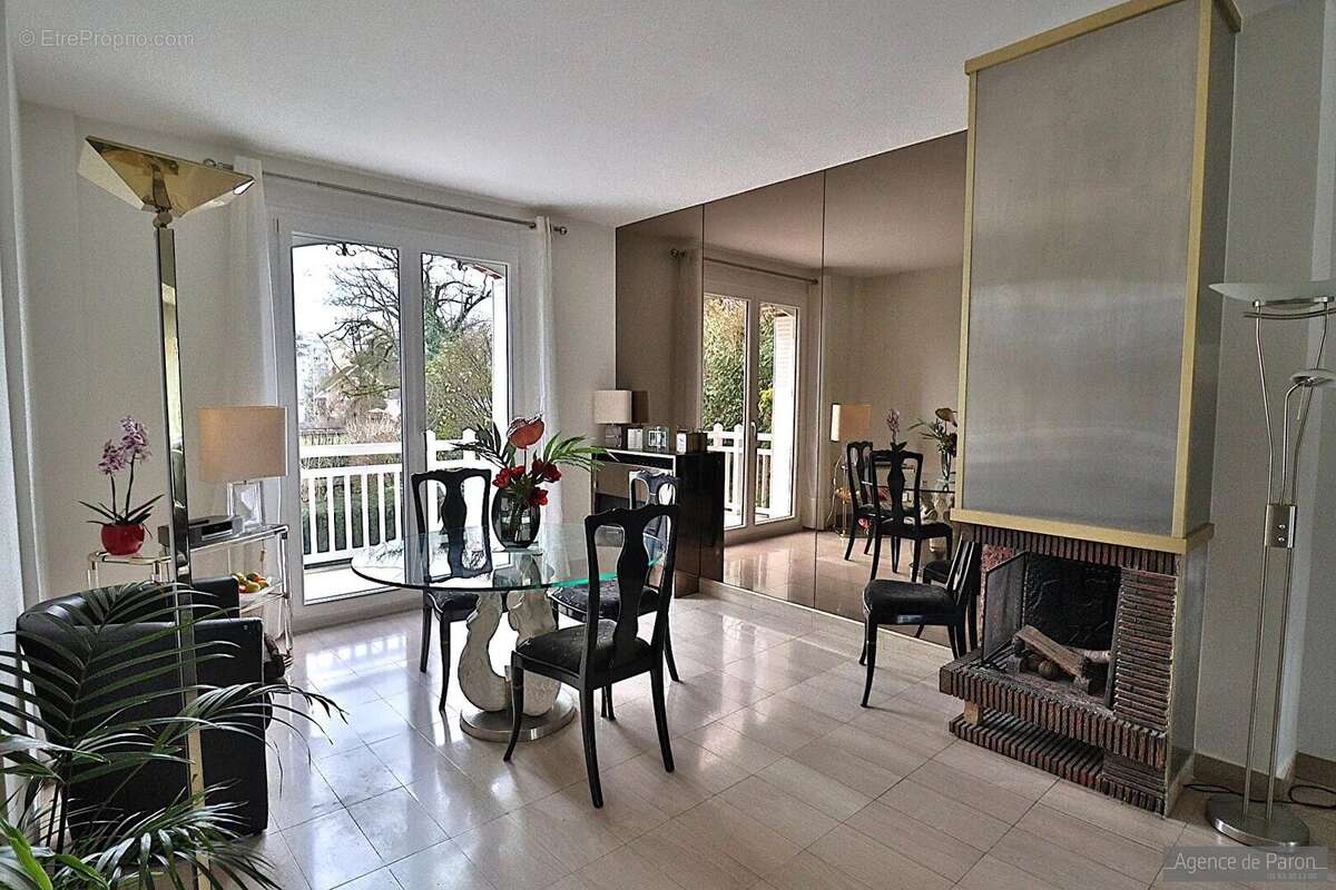 Maison à VERRIERES-LE-BUISSON