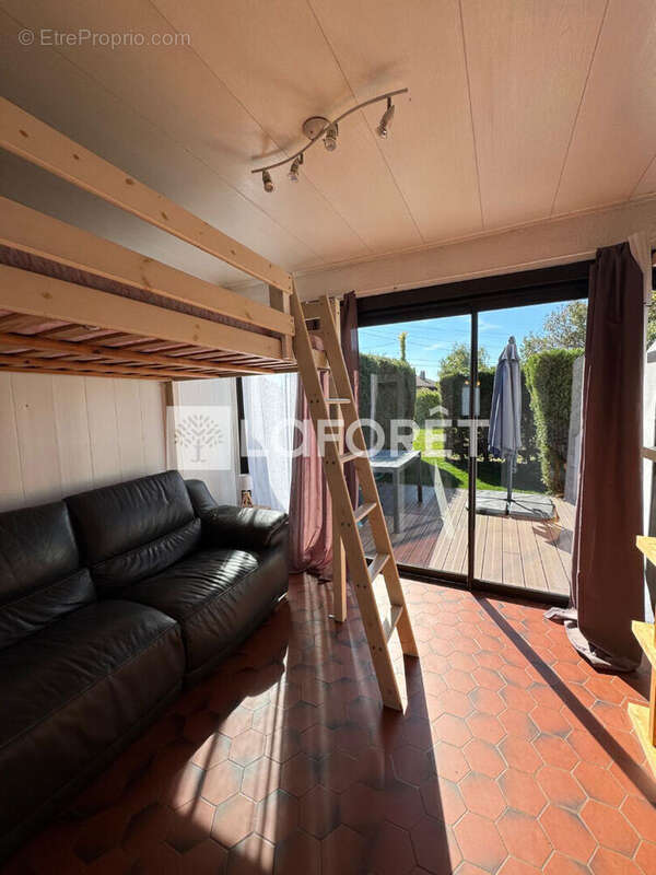 Appartement à AUREILHAN
