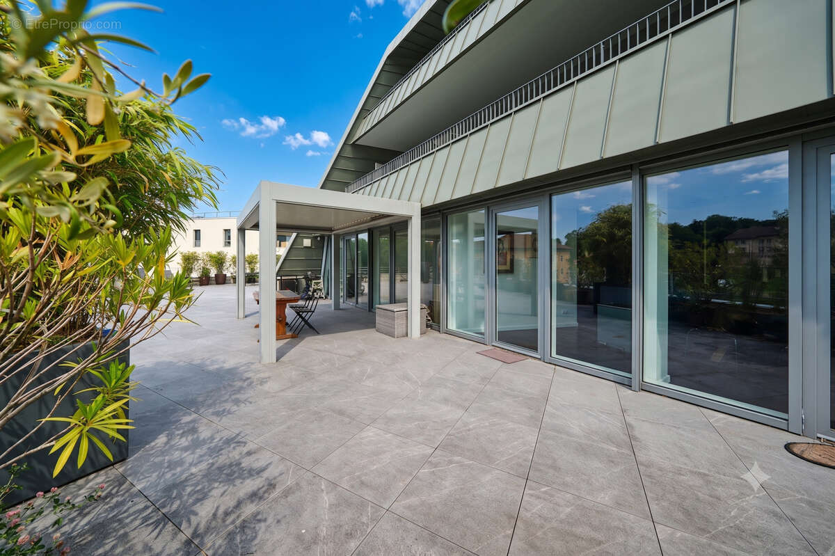 Appartement contemporain avec terrasse panoramique de 270 m2 - photo 7