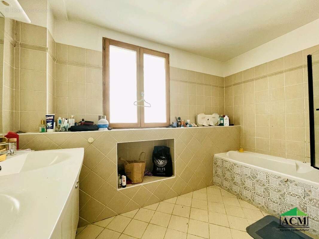 Maison à MERY-SUR-OISE