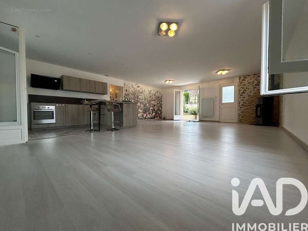 Photo 2 - Maison à SOURCIEUX-LES-MINES