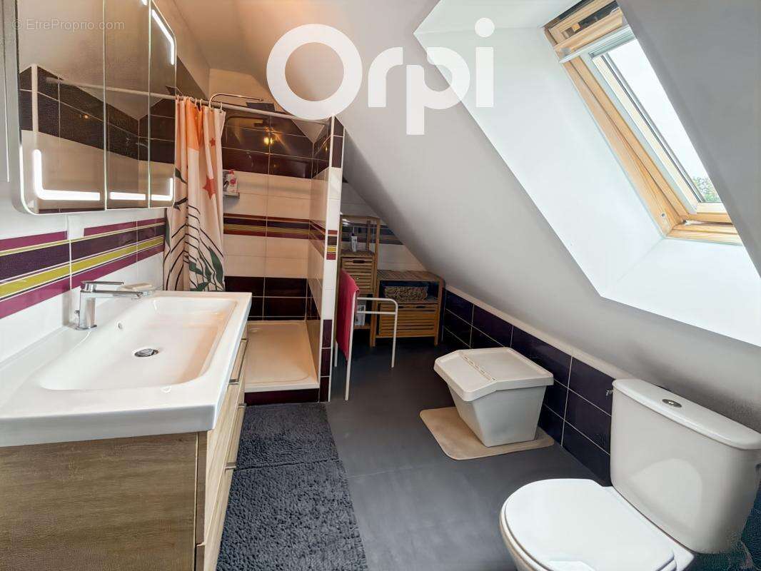 Maison À Vendre proche d’Estrées, secteur résidentiel et commodités à proximité - photo 8