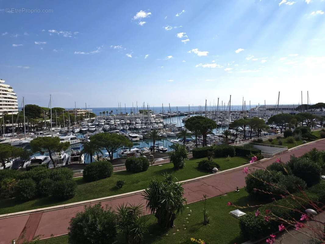 Appartement à VILLENEUVE-LOUBET