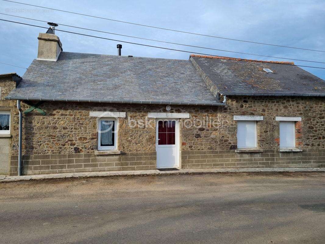 Maison à SAINT-HILAIRE-DU-MAINE