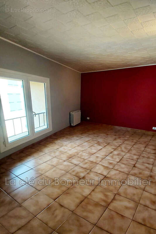 Appartement à SAINT-MARTIN-DE-BROMES