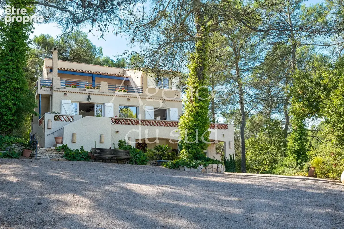 Photo Maison à Belcodene au prix de 730 000€