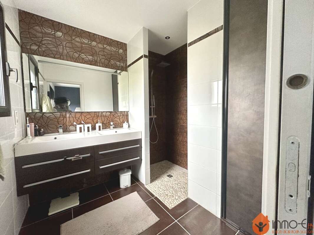 Maison à VILLENAVE-D'ORNON