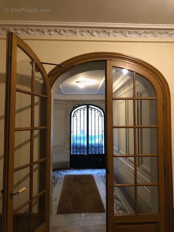 Appartement à PARIS-7E