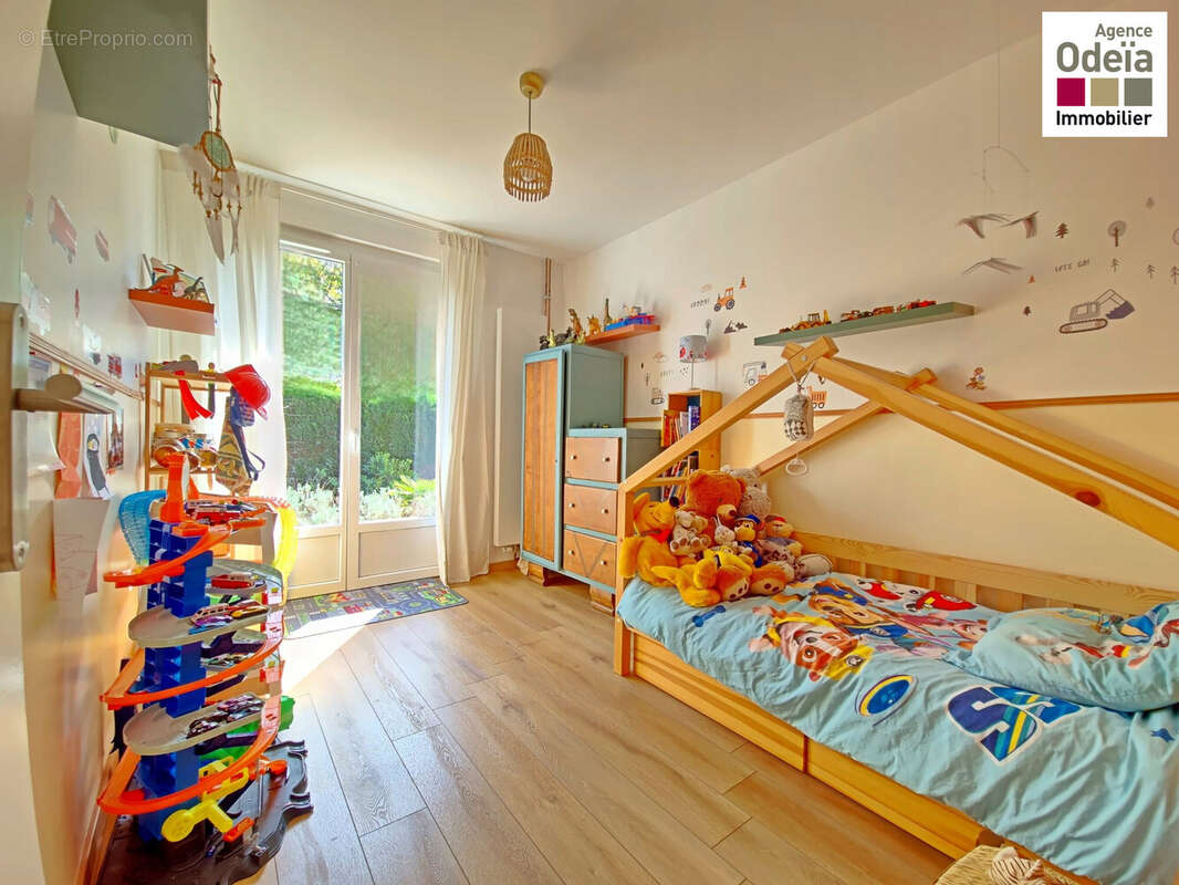 Agence Odeïa Immobilier - Audenge maison T5 avec garage - chambre 2 - Maison à AUDENGE