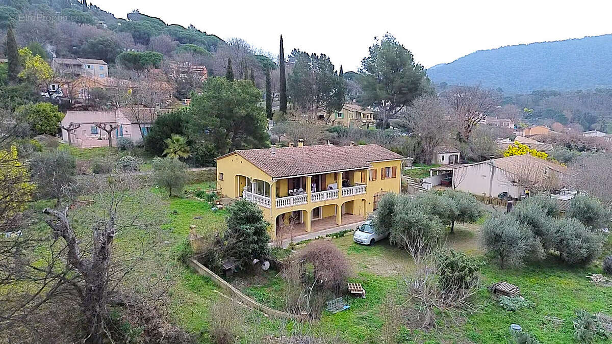 Maison à COLLOBRIERES