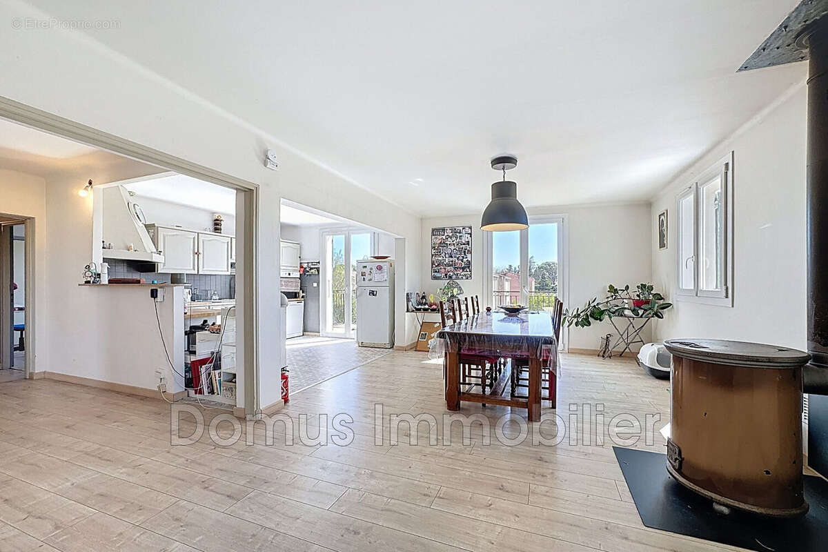 Maison à SAINT-SATURNIN-LES-AVIGNON