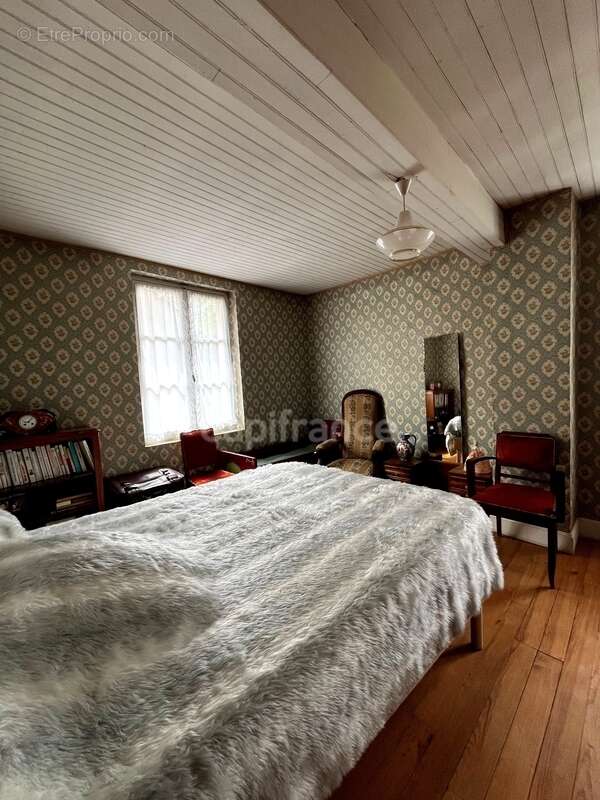 A vendre et rénover : Ancien corps de ferme 9 pièces, 6 chambres, au coeur d'un village proche de MAUVEZIN (32) - photo 16