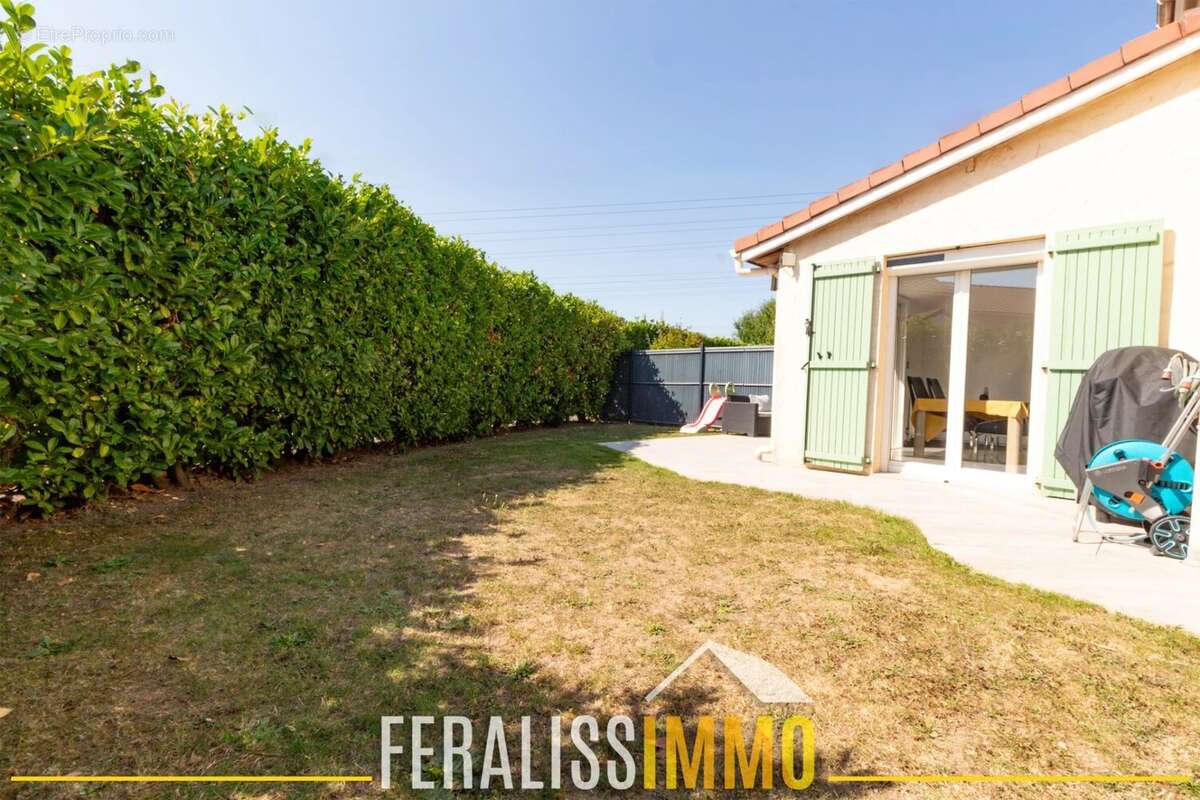 Maison à COURDIMANCHE