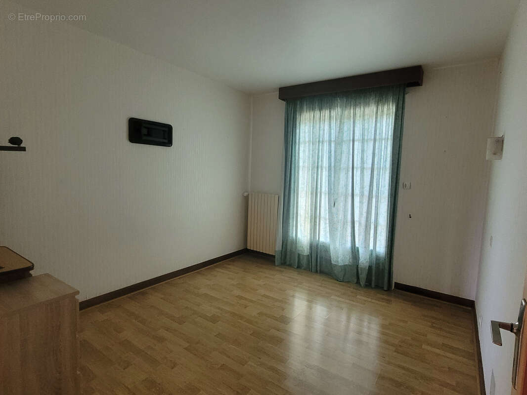 Maison à MONTLANDON