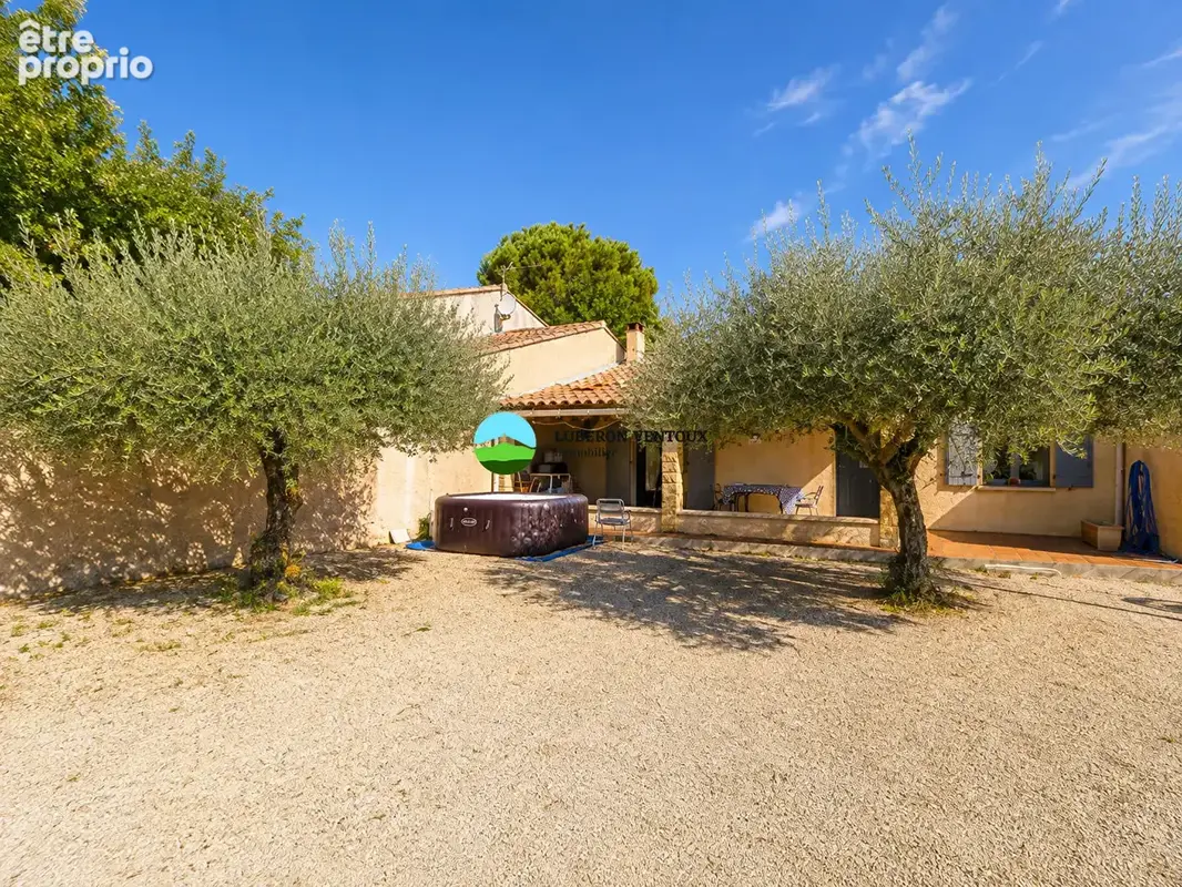 Maison de plain-pied avec 3 chambres, garage et terrain piscinable - photo 2