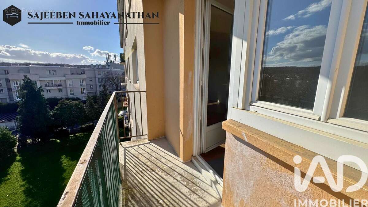 Appartement 63 m² à Les Clayes-Sous-Bois  - photo 3